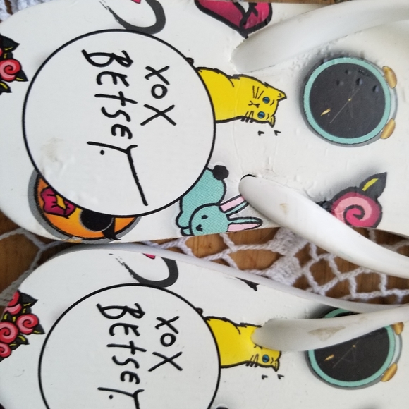 Designers Bundle of flip flops - Picture 2 of 9